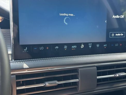 Certified 2024 Lincoln Corsair AWD image 23