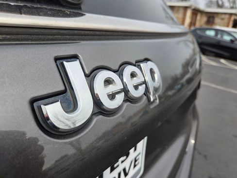 Used 2018 Jeep Compass Latitude w/ Popular Equipment Group image 8