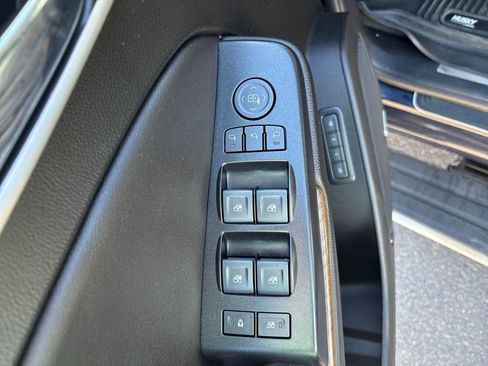 Used 2019 GMC Yukon Denali w/ Denali Ultimate Package image 11