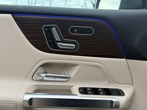 New 2026 Mercedes-Benz GLB 250 4MATIC image 15