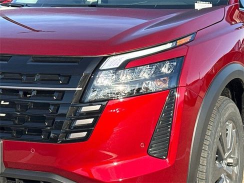 New 2026 Nissan Pathfinder SV image 5