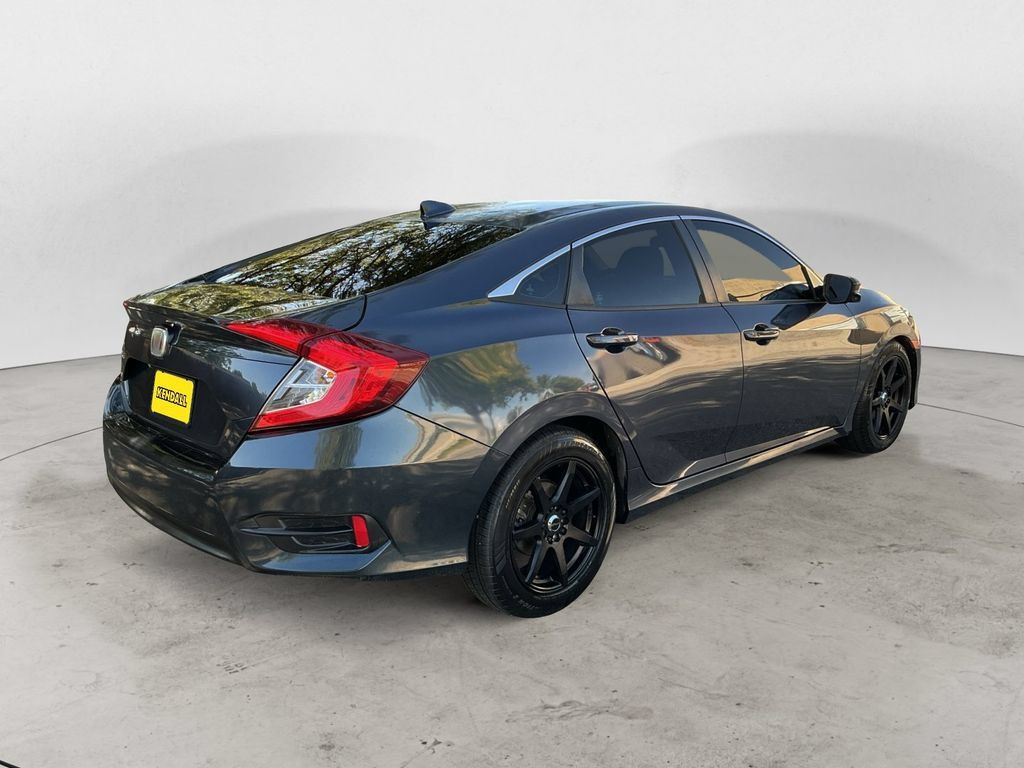 Used 2017 Honda Civic EX-T image 5