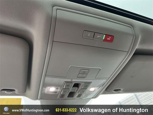 Certified 2022 Volkswagen Atlas SEL Premium image 31