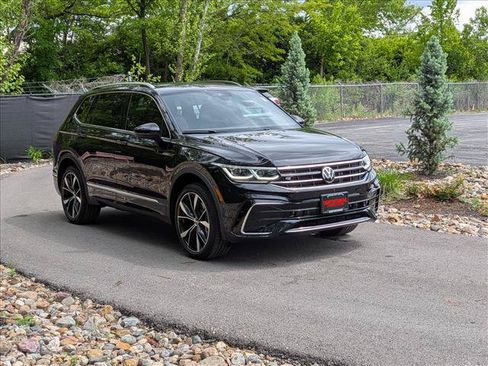 Certified 2024 Volkswagen Tiguan SEL R-Line w/ MDO Package, Two-Row AWD/4WD image 8