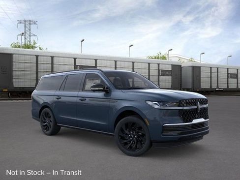 New 2026 Lincoln Navigator L Reserve image 7