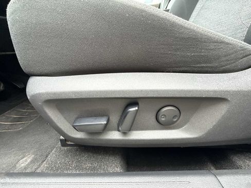 Used 2021 Nissan Rogue SV FWD image 13