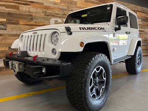 Used 2017 Jeep Wrangler Rubicon AWD/4WD image 11