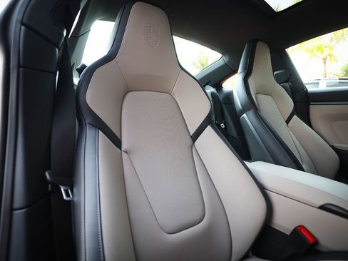 Used 2025 Porsche 911 Carrera image 42