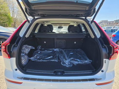 New 2026 Volvo XC60 T8 Plus w/ Climate Package image 9