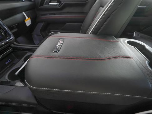 Used 2026 GMC Yukon AT4 Ultimate AWD/4WD image 31