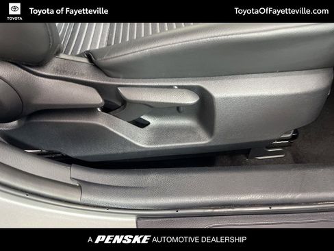 Used 2024 Toyota Camry SE image 9