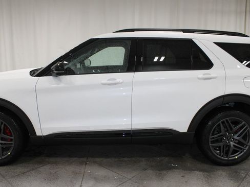 New 2026 Ford Explorer ST w/ Sun And Sound Package image 5