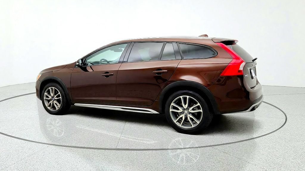 Used 2018 Volvo V60 T5 Cross Country w/ Convenience Package AWD/4WD image 7