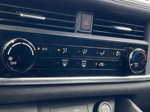 Used 2023 Nissan Rogue S image 22