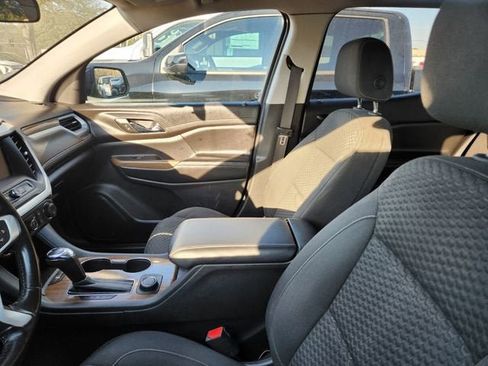 Used 2019 GMC Acadia SLE w/ LPO, Floor Liner Package image 8