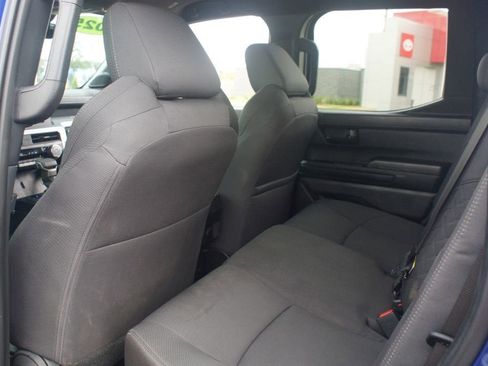 Used 2025 Toyota Tacoma SR5 AWD/4WD image 15