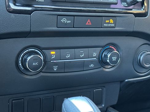 Used 2023 Nissan Frontier SV image 17