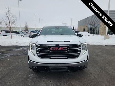 Used 2024 GMC Sierra 1500 SLT AWD/4WD image 3