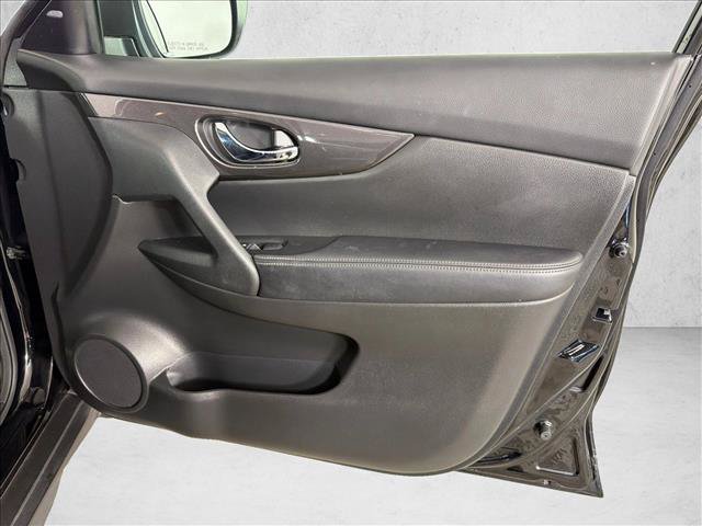 Used 2020 Nissan Rogue S w/ Special Edition Package FWD image 14