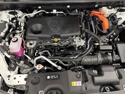 Used 2023 Toyota RAV4 SE w/ Weather & Moonroof Package image 13