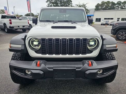Used 2025 Jeep Gladiator Mojave w/ Technology Group AWD/4WD image 10