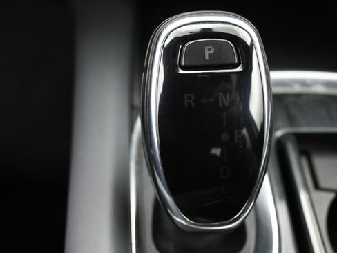 Used 2021 Buick Enclave Essence w/ Sun And Navigation Package image 29