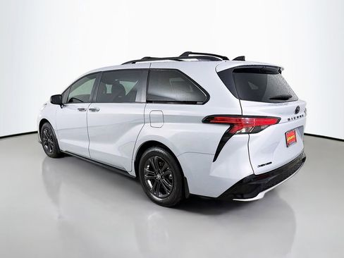 Certified 2025 Toyota Sienna XSE w/ XSE Plus Package AWD/4WD image 6