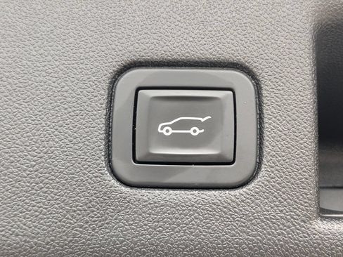 Used 2019 Chevrolet Equinox LT FWD image 16