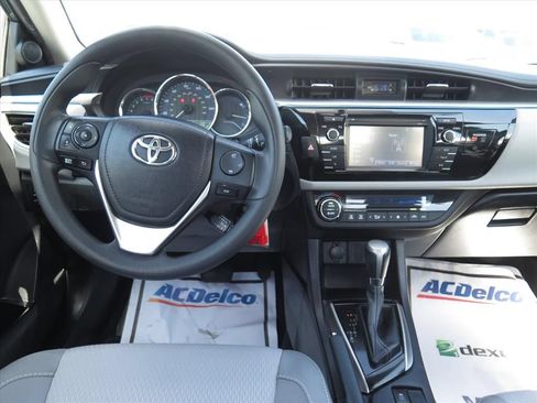 Used 2015 Toyota Corolla LE FWD image 12