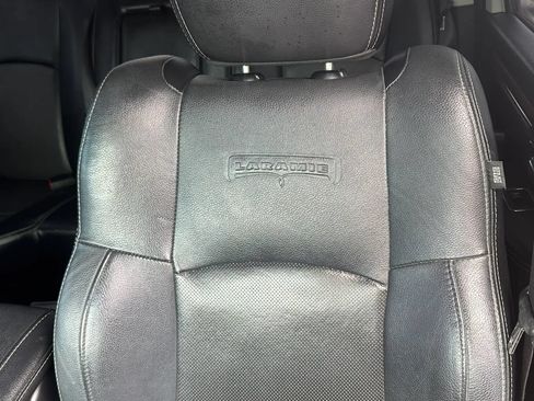 Used 2017 RAM 1500 Laramie RWD image 33