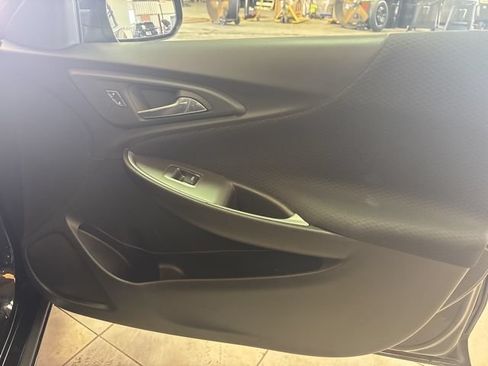 Used 2025 Chevrolet Malibu LT FWD image 5