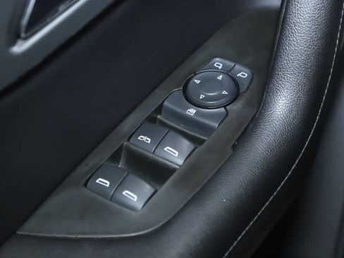 Used 2020 Chevrolet Blazer LT FWD image 16