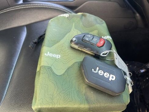 Used 2022 Jeep Wrangler Unlimited Sahara w/ Cold Weather Group image 43