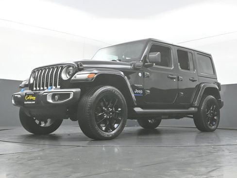 Used 2023 Jeep Wrangler Unlimited Sahara w/ Cold Weather Group AWD/4WD image 49