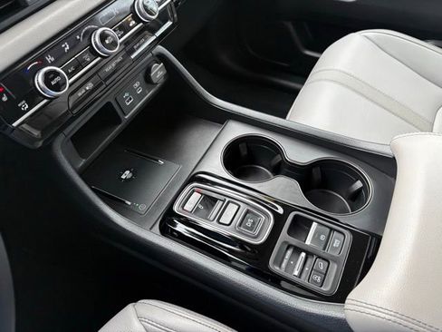 Used 2025 Honda Pilot EX-L image 22