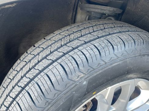 Used 2019 Chevrolet Traverse LT AWD/4WD image 12