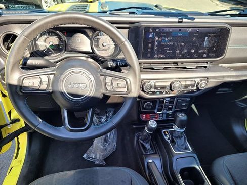 Used 2024 Jeep Wrangler Unlimited Rubicon 4xe AWD/4WD image 9