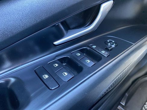 Certified 2023 Hyundai Elantra Limited w/ Winter Weather Package image 21