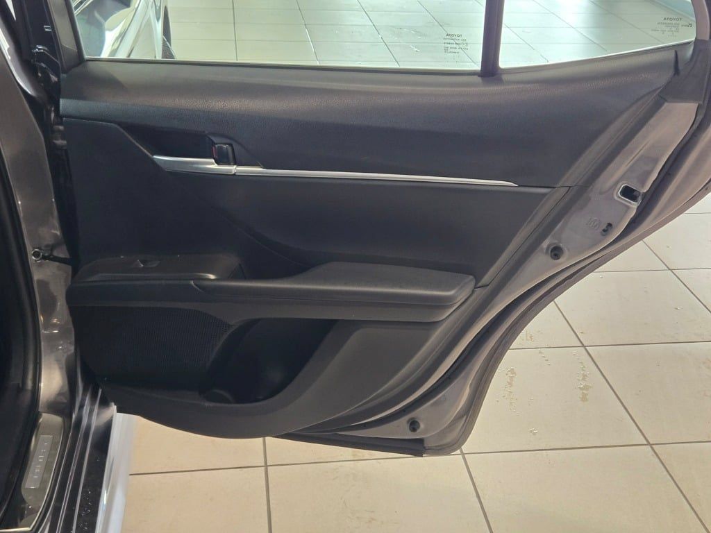 Used 2024 Toyota Camry SE FWD image 9