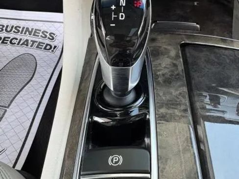 Used 2015 Kia K900 Luxury RWD image 37
