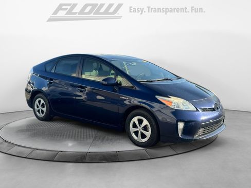 Used 2015 Toyota Prius Two image 1