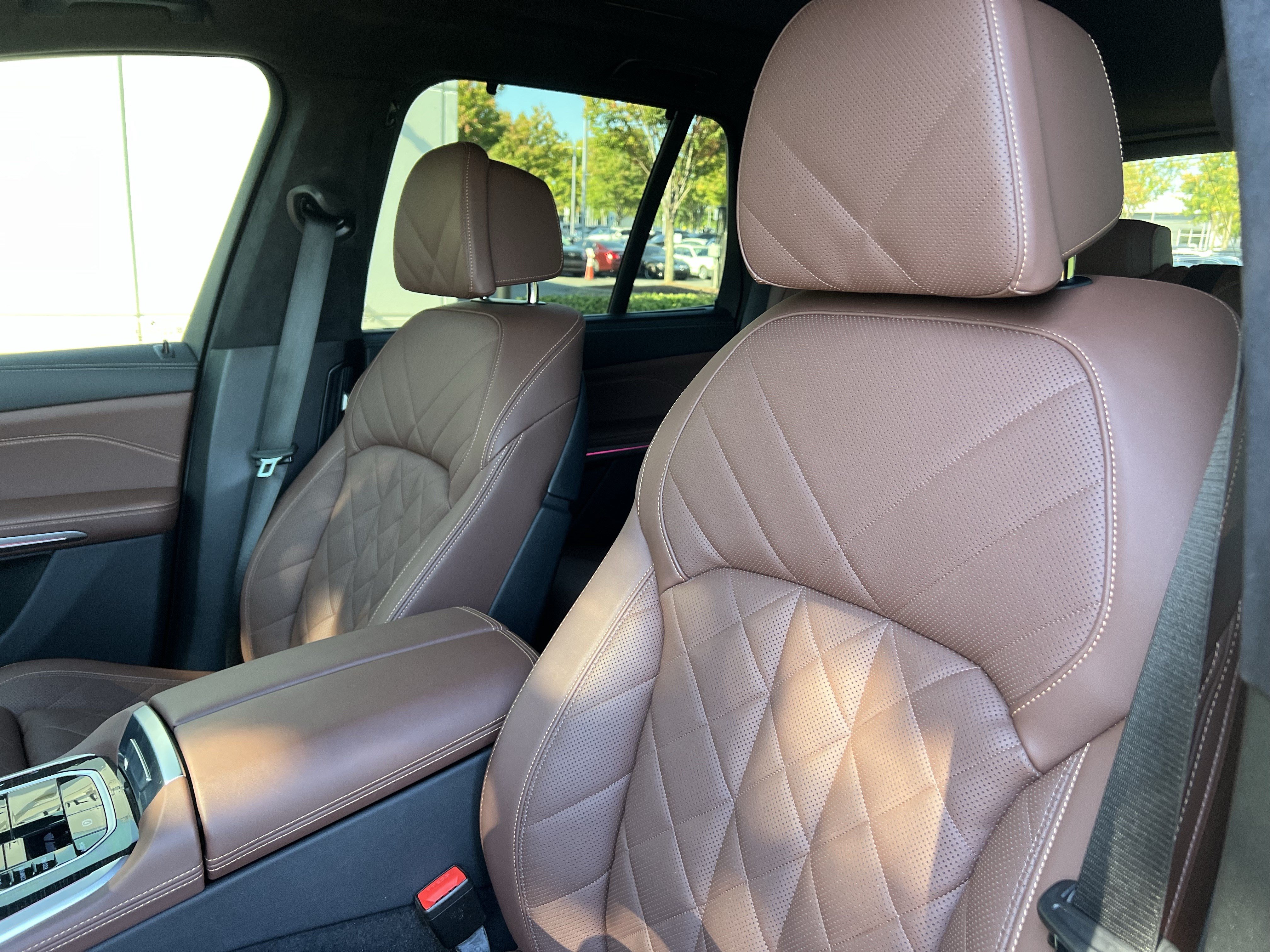 Used 2025 BMW X5 sDrive40i w/ Executive Package RWD image 16