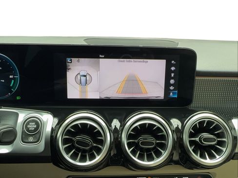 Used 2022 Mercedes-Benz GLB 250 w/ Premium Package Lite image 48