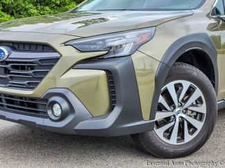 Used 2025 Subaru Outback Premium w/ Popular Package #1A AWD/4WD video 3