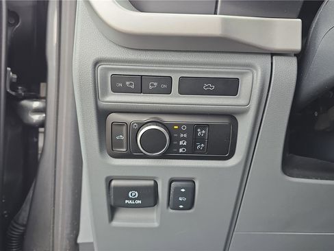 Used 2023 Ford F150 Lightning XLT AWD/4WD image 15