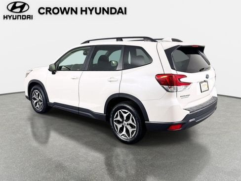 Used 2019 Subaru Forester Premium AWD/4WD image 8