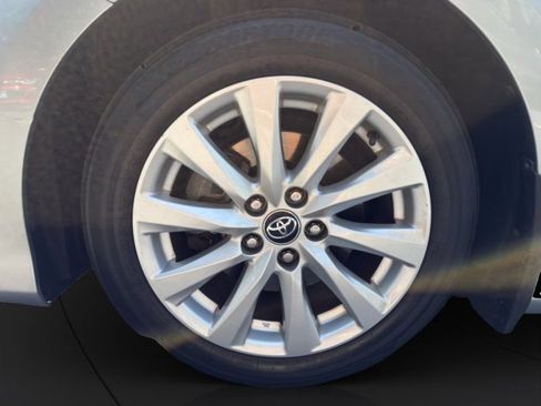 Used 2020 Toyota Camry LE image 21