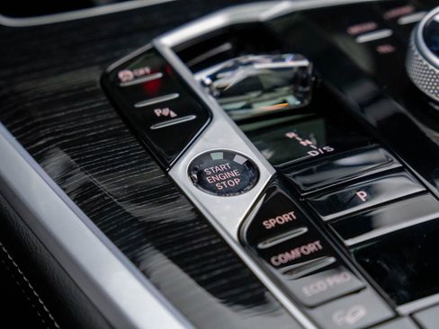 Certified 2025 BMW X5 M60i image 21