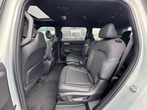 New 2027 Kia Telluride S image 9