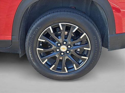 Used 2025 Chevrolet Traverse LT w/ Sun and Wheel Package FWD image 14
